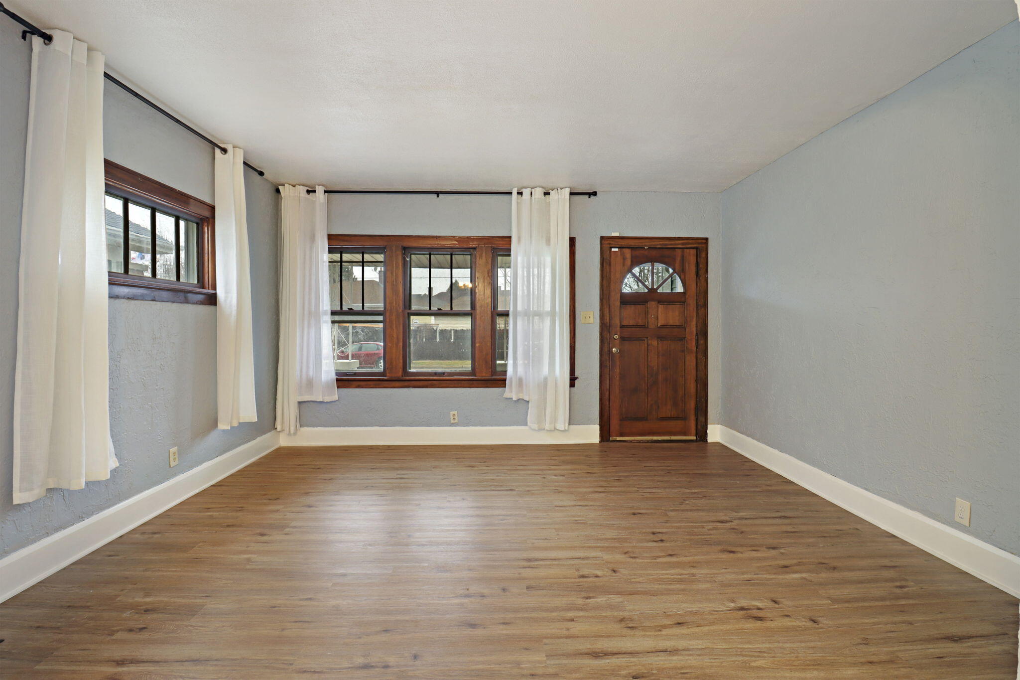 1925 Kearney Avenue Racine, WI 53403 - Photo 2 of 25 2-web-or-mls-1925 Kearney Ave, Racine, W