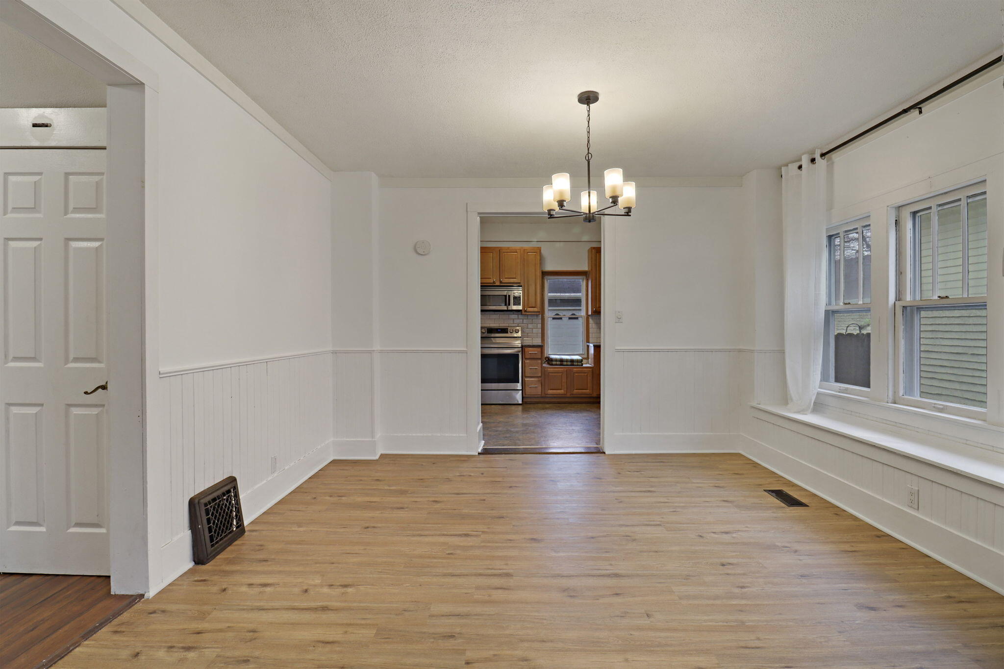 1925 Kearney Avenue Racine, WI 53403 - Photo 5 of 25 5-web-or-mls-1925 Kearney Ave, Racine, W