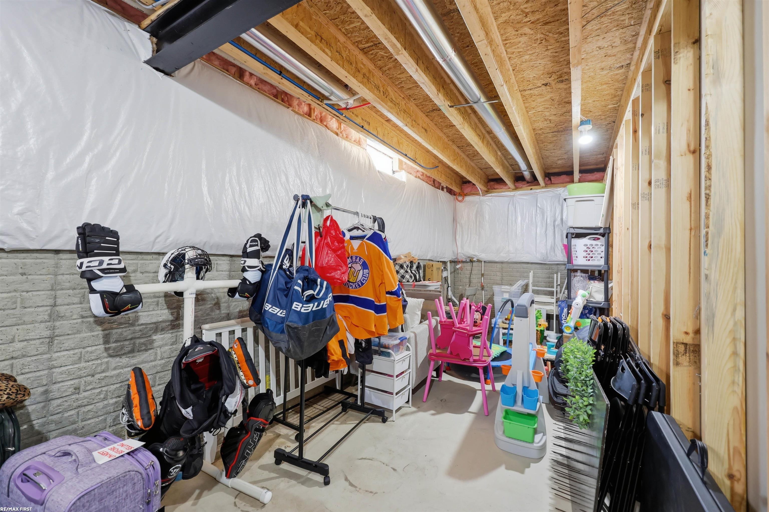 22350 Brantingham Road Macomb, MI 48044 - Photo 47 of 58