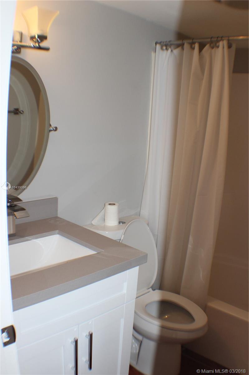 6356 Jack Rabbit Lane, Unit 6356 Miami Lakes, FL 33014 - Photo 2 of 13 bathroom 2