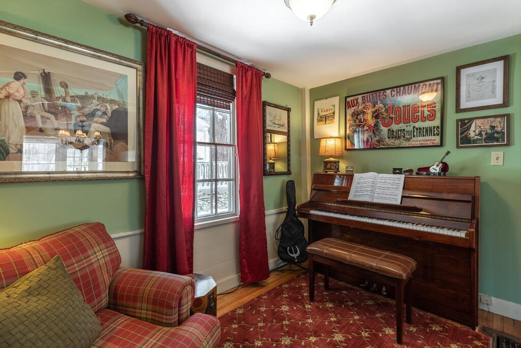 356 Main Street Amesbury, MA 01913 - Photo 12 of 42