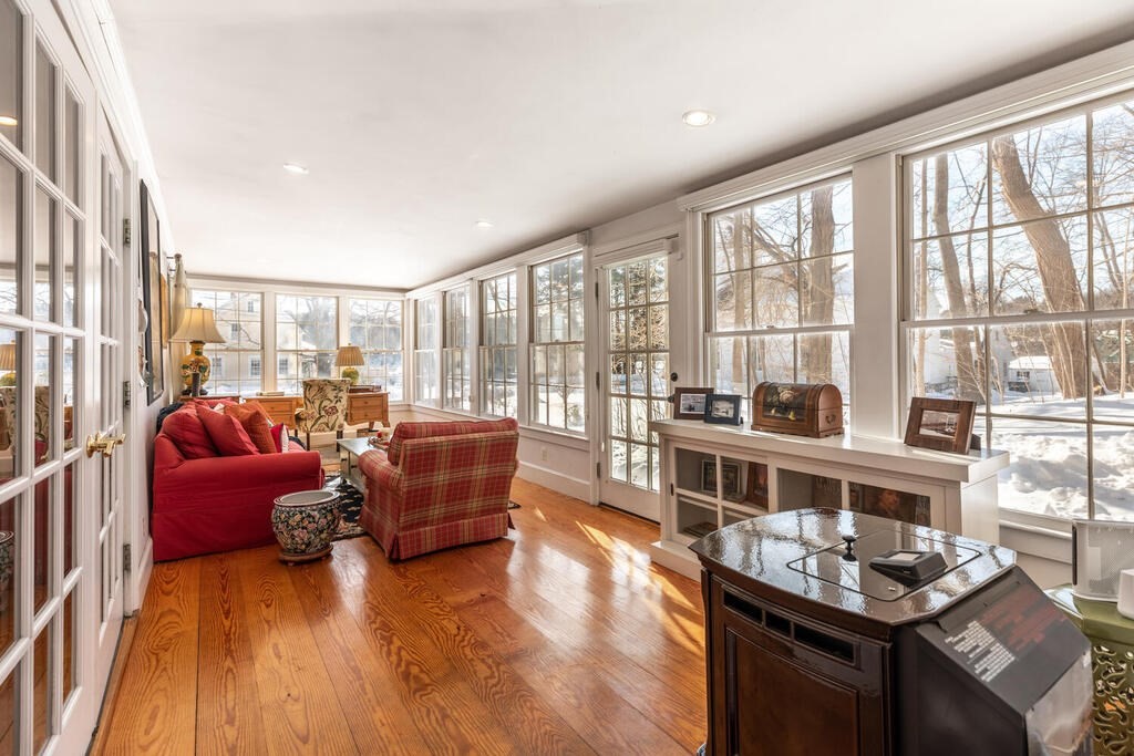 356 Main Street Amesbury, MA 01913 - Photo 13 of 42