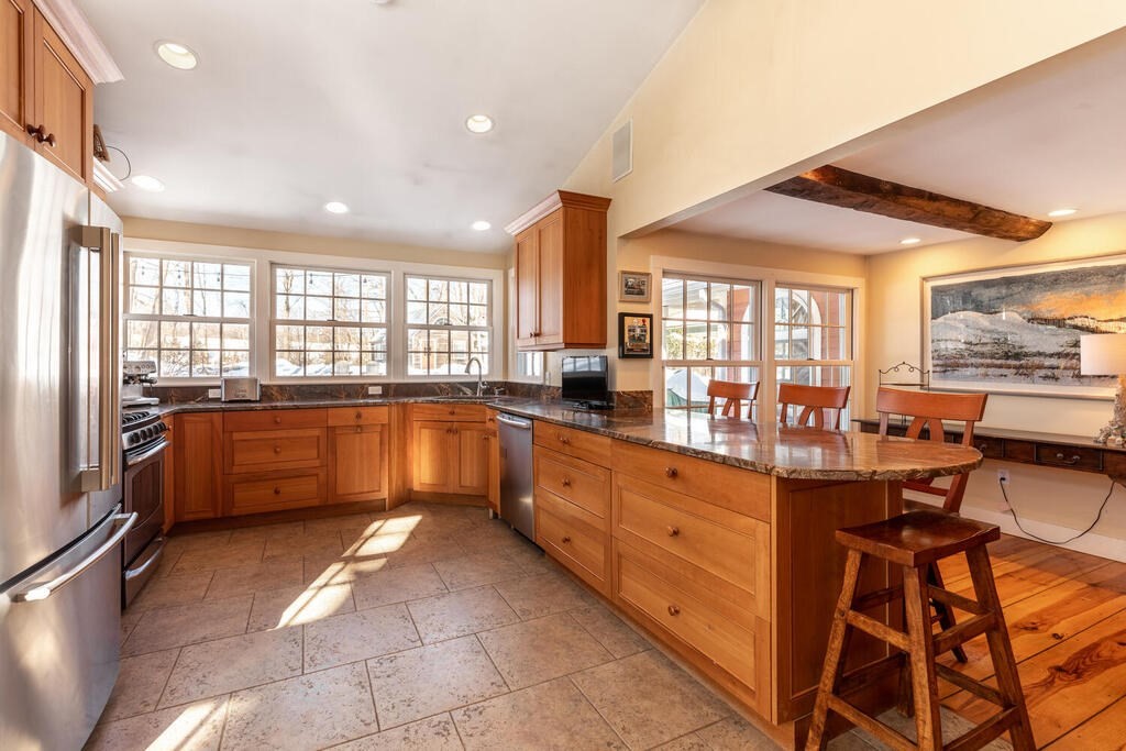 356 Main Street Amesbury, MA 01913 - Photo 22 of 42