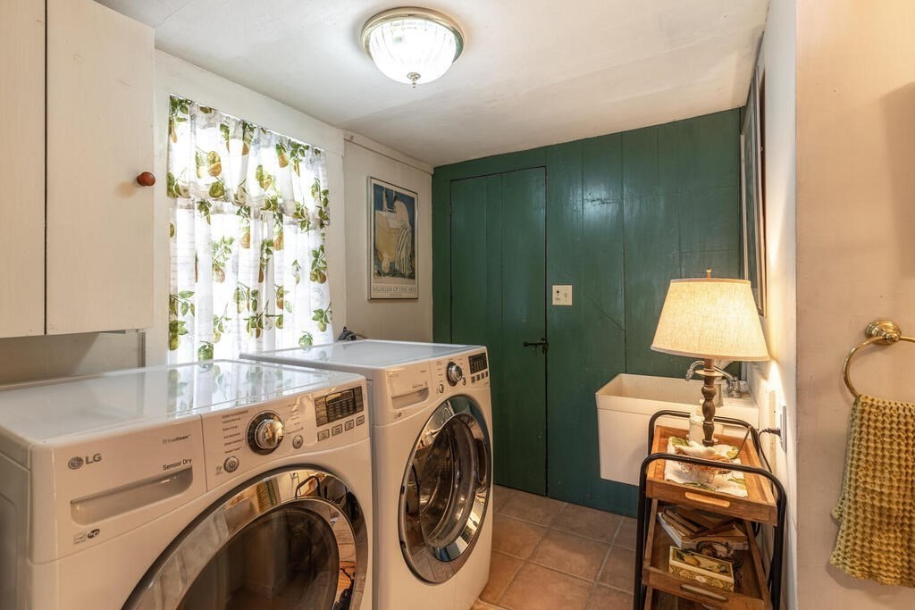 356 Main Street Amesbury, MA 01913 - Photo 28 of 42