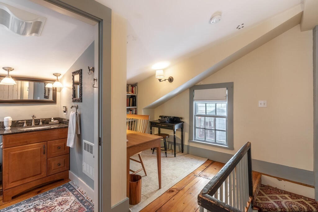 356 Main Street Amesbury, MA 01913 - Photo 37 of 42