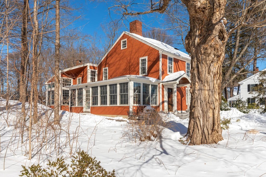 356 Main Street Amesbury, MA 01913 - Photo 4 of 42