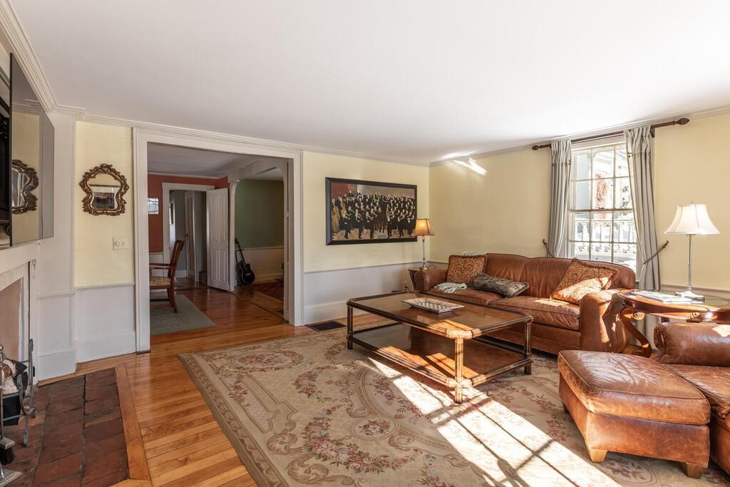 356 Main Street Amesbury, MA 01913 - Photo 8 of 42