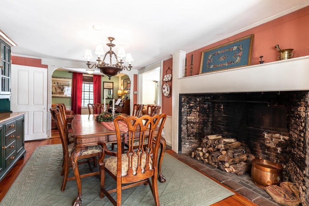 356 Main Street Amesbury, MA 01913 - Photo 10 of 42