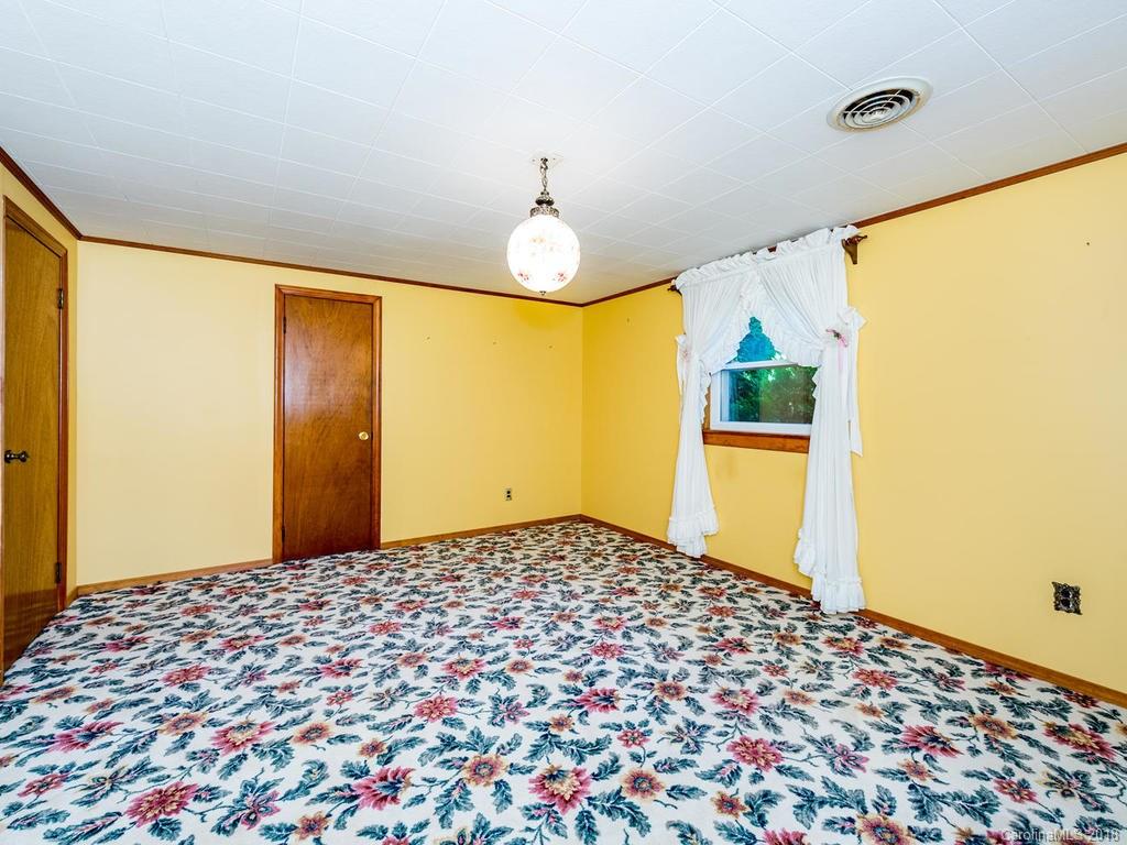 3225 Island Ford Road Brevard, NC 28712 - Photo 15 of 32 Gallery Image 15