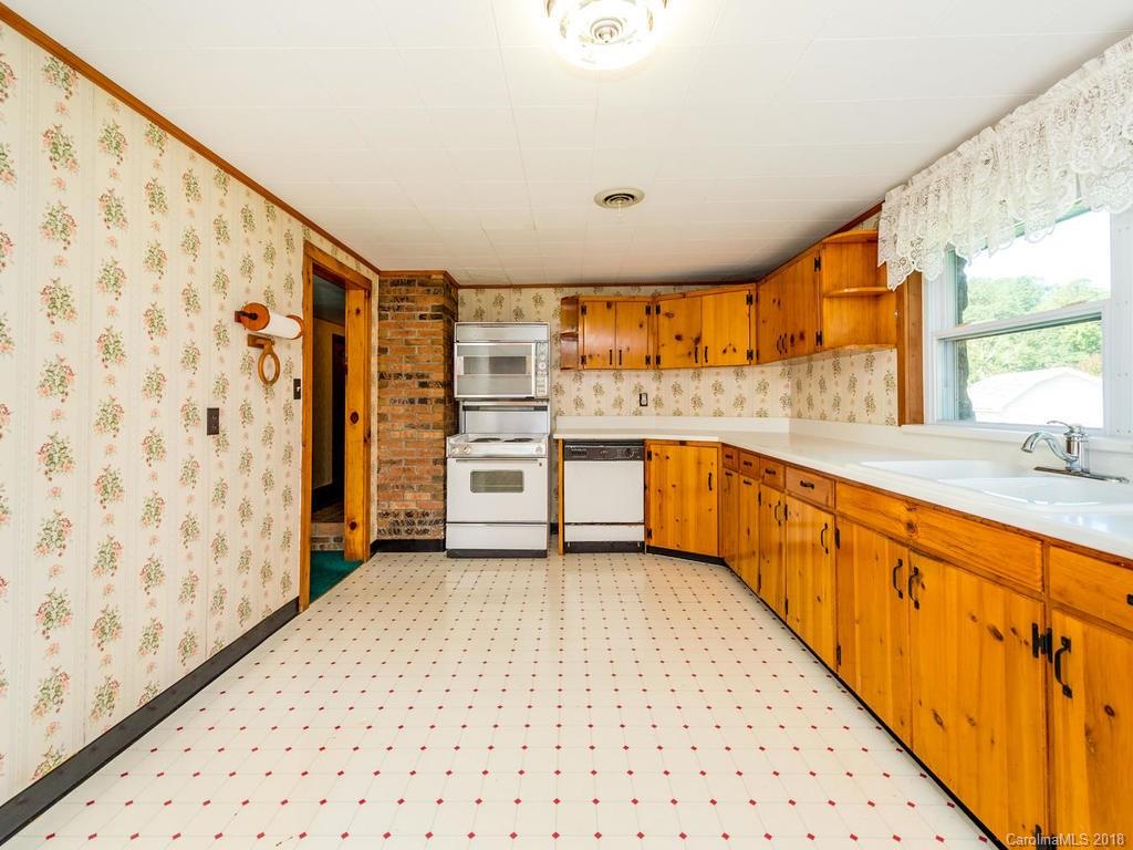 3225 Island Ford Road Brevard, NC 28712 - Photo 9 of 32 Gallery Image 9