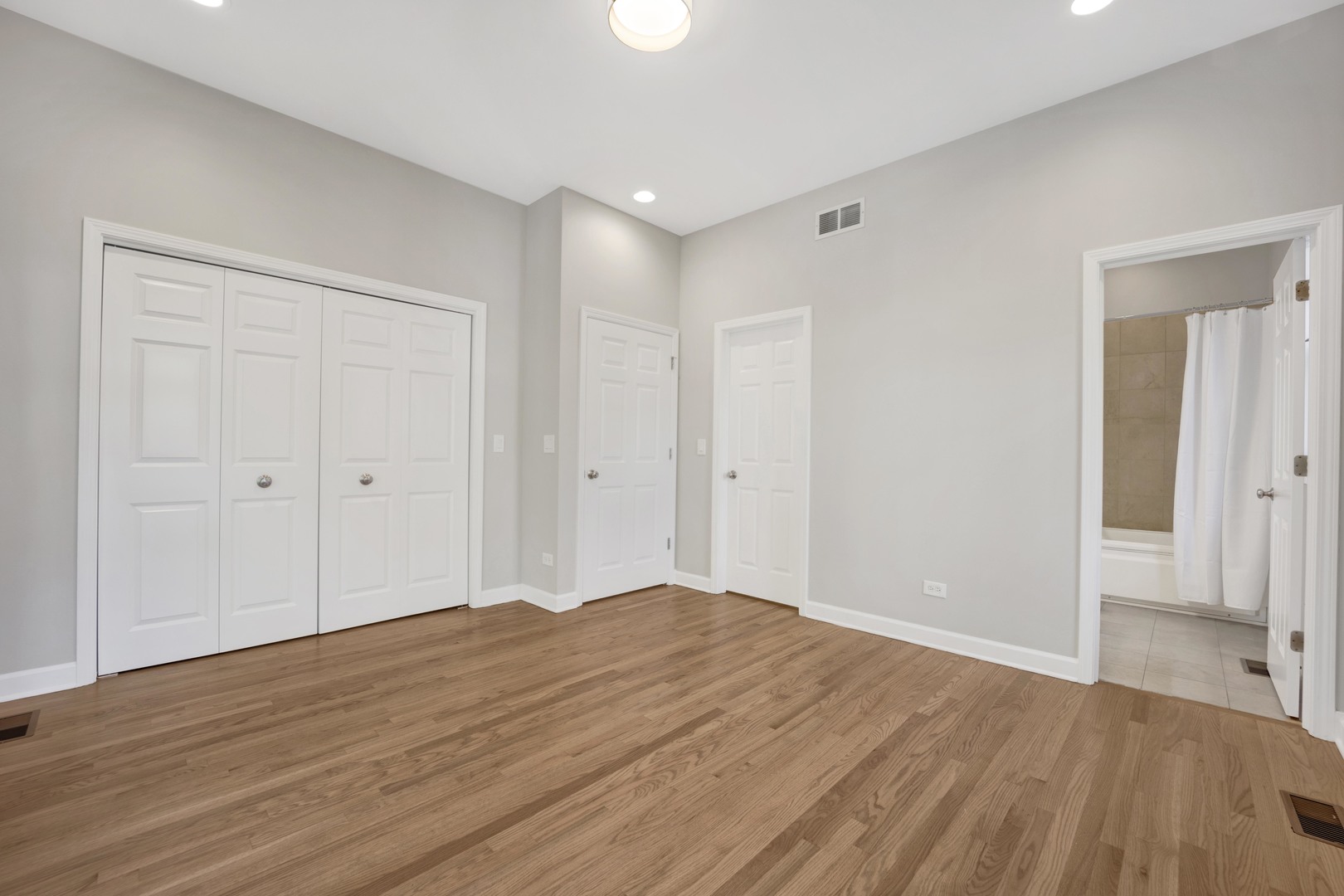 6025 North Ridge Avenue, Unit 1W Chicago, IL 60660 - Photo 16 of 27 Gallery Image 16