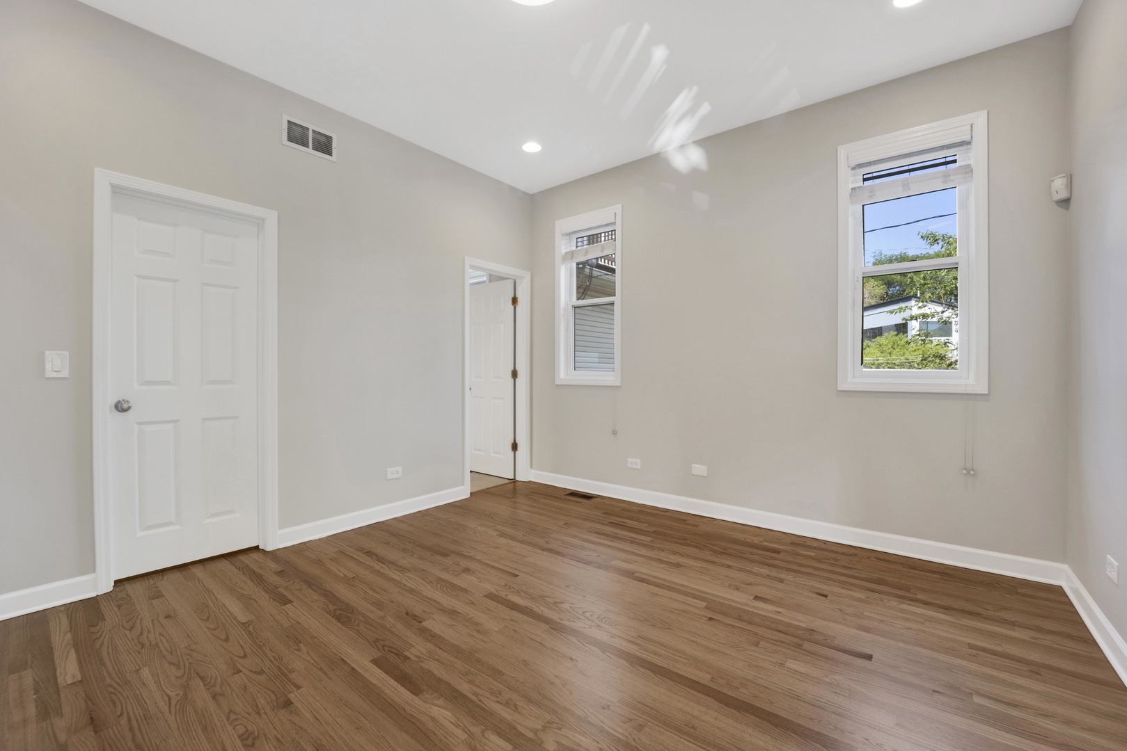 6025 North Ridge Avenue, Unit 1W Chicago, IL 60660 - Photo 17 of 27 Gallery Image 17