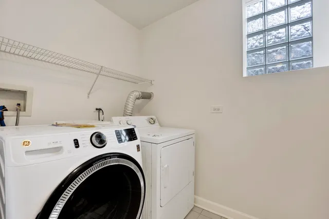 $525,000 | 6025 North Ridge Avenue, Unit 1W, Chicago, IL 60660