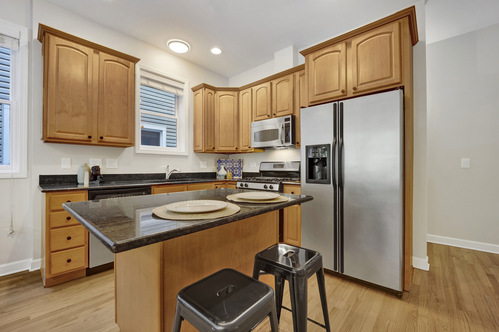 6025 North Ridge Avenue, Unit 1W Chicago, IL 60660 - Photo 3 of 27 Gallery Image 3