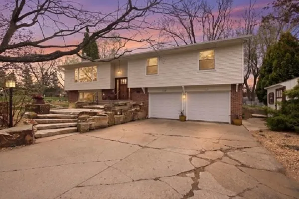 $324,900 | 1100 Onstad Drive, Marshfield, WI 54449