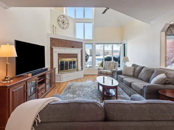 $775,000 | 70-5 South Quinsigamond Avenue, Unit 5, Shrewsbury, MA 01545