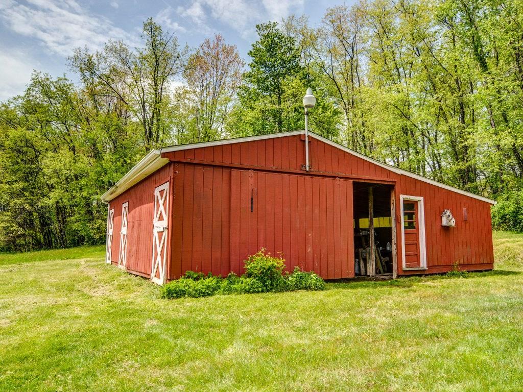 390 Dinnerbell Road Butler, PA 16002 - Photo 3 of 25