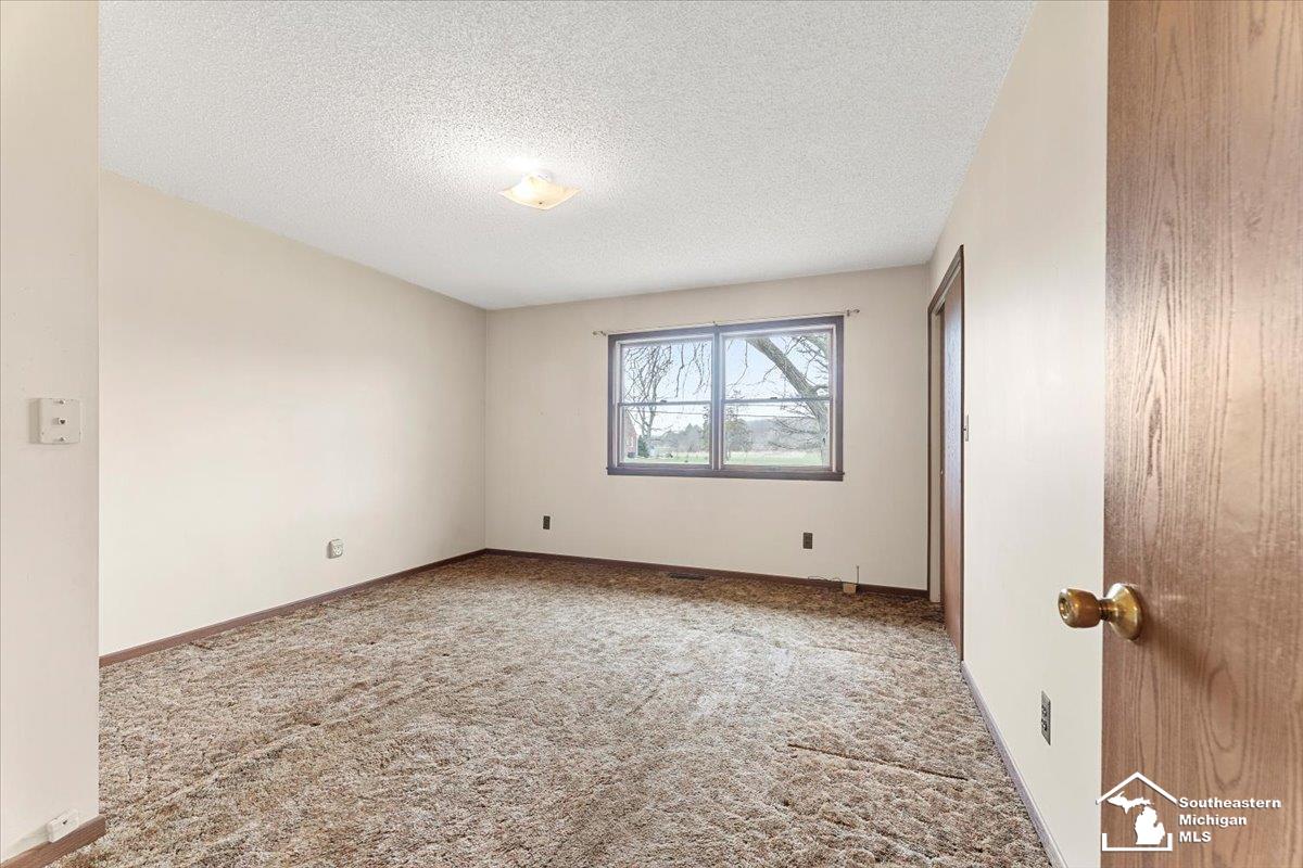 11706 Grafton Road Carleton, MI 48117 - Photo 19 of 31