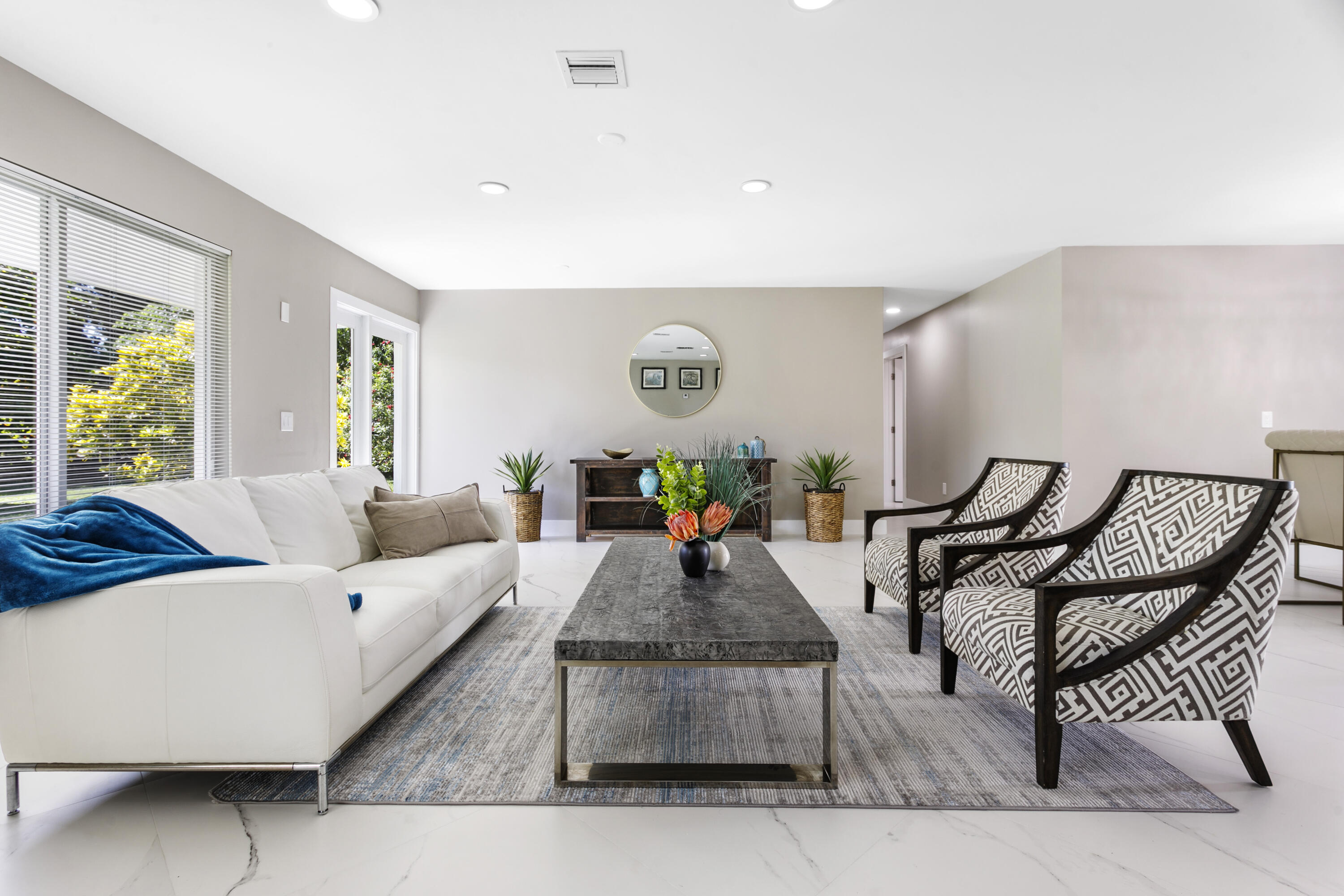 5200 Club Road Haverhill, FL 33415 - Photo 15 of 33 13-Living Area