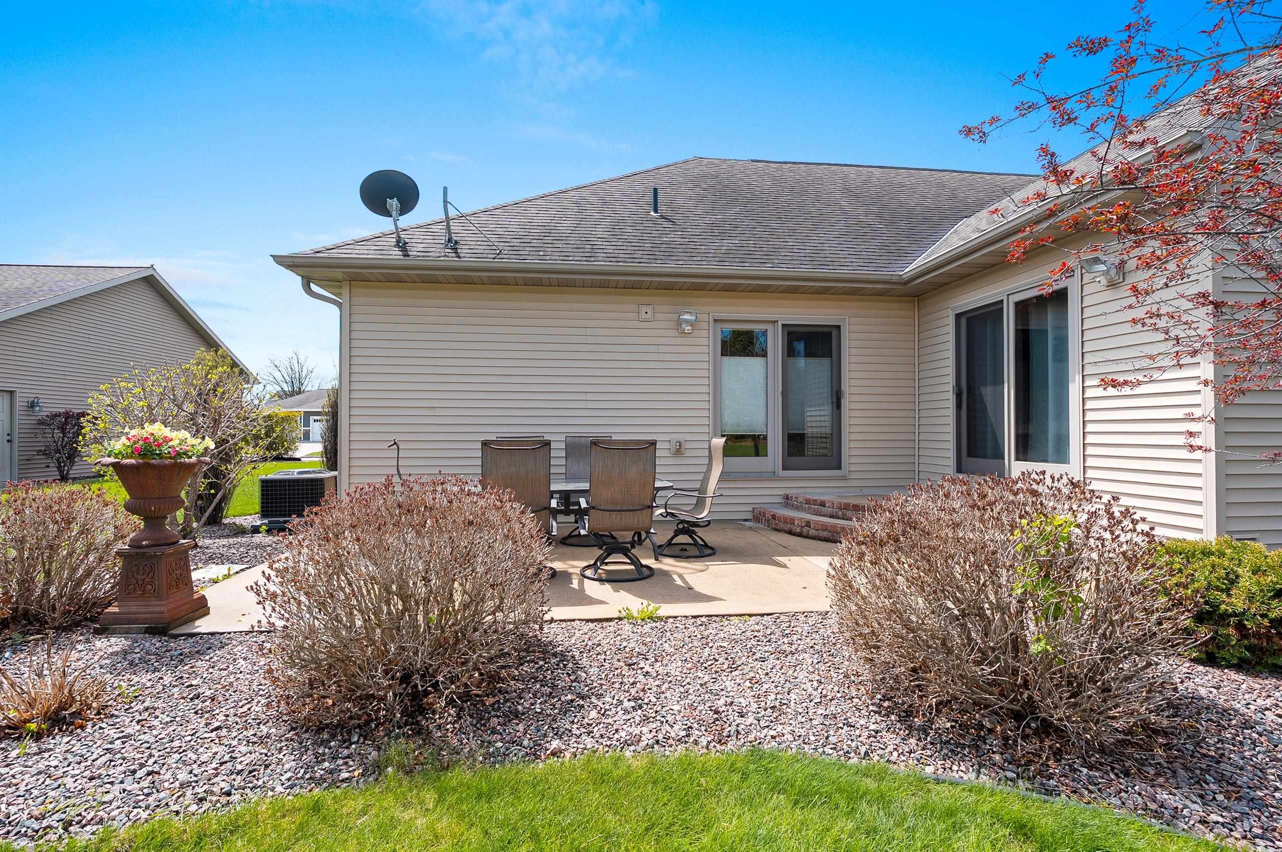 976 Springfield Drive De Pere, WI 54115 - Photo 58 of 83