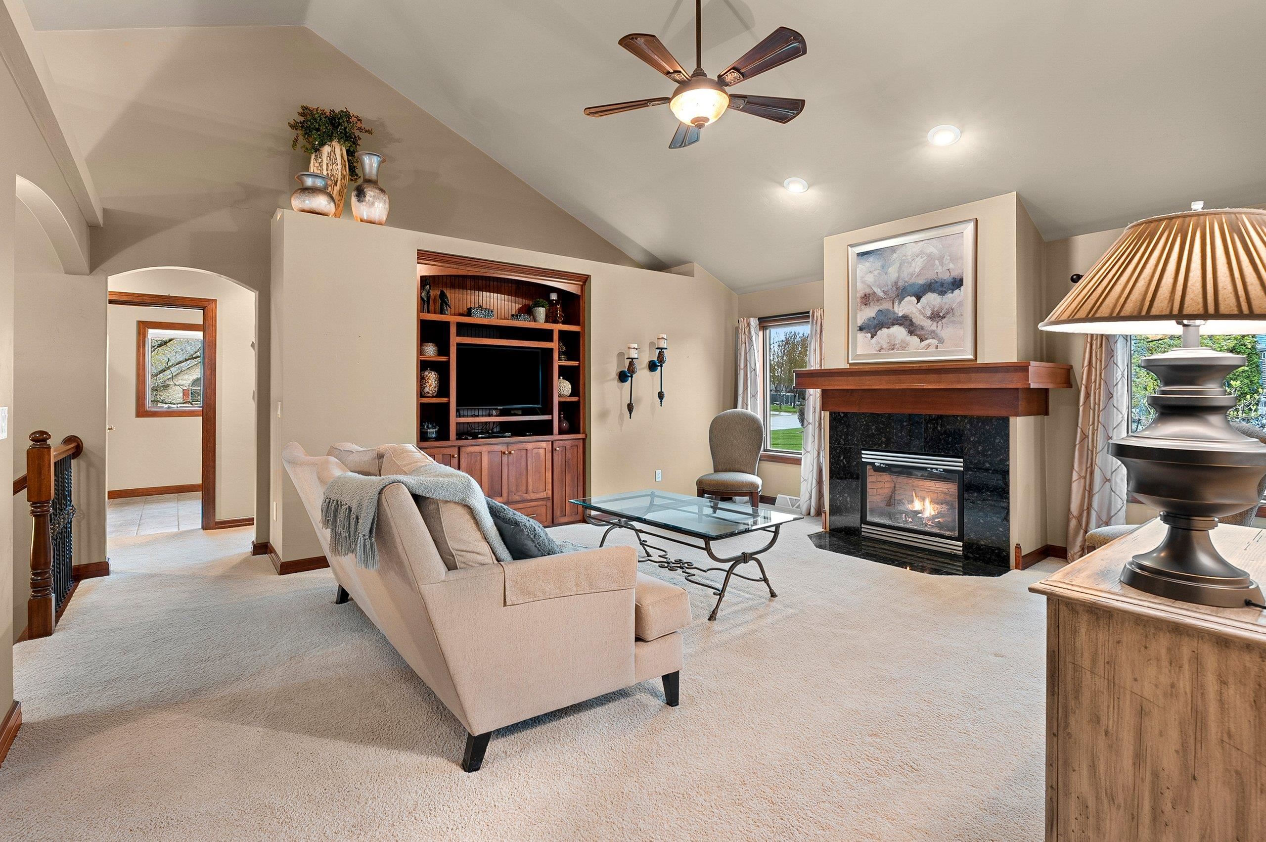 976 Springfield Drive De Pere, WI 54115 - Photo 10 of 83