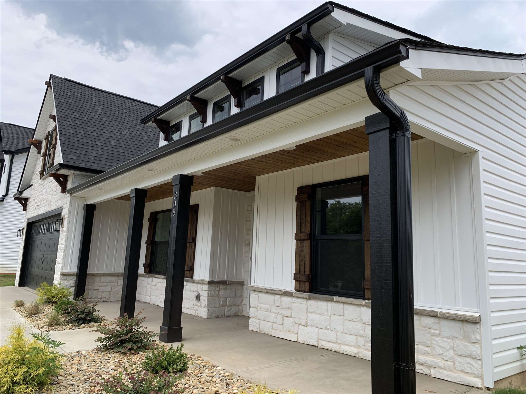 308 Ben Johnson Road Inman, SC 29349 - Photo 2 of 27