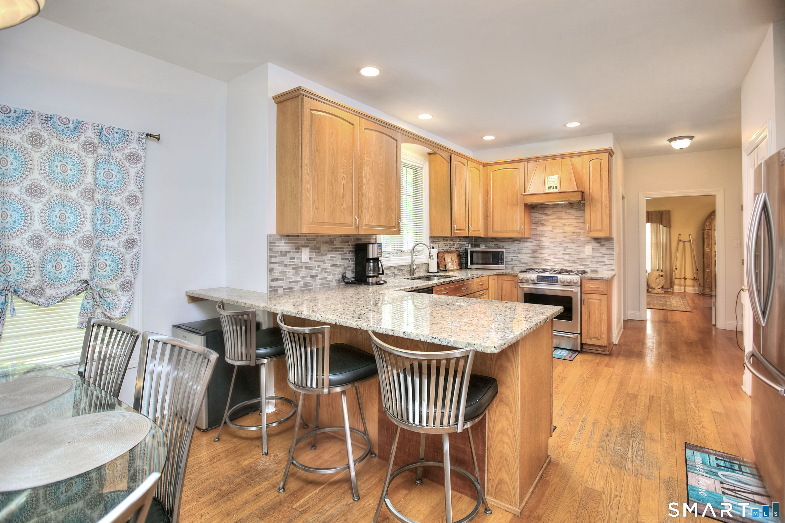 765 Cutspring Road Stratford, CT 06614 - Photo 6 of 33