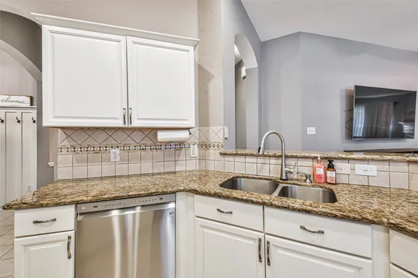$2,300 | 4214 Maidenhead Drive, Pasadena, TX 77504