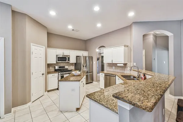 $2,300 | 4214 Maidenhead Drive, Pasadena, TX 77504