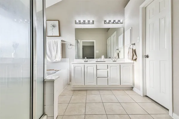 $2,300 | 4214 Maidenhead Drive, Pasadena, TX 77504