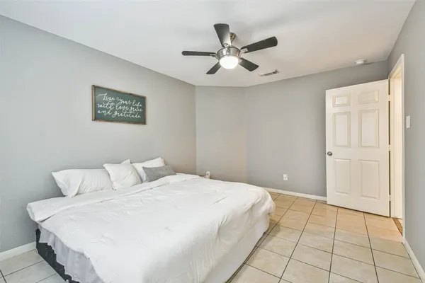 $2,300 | 4214 Maidenhead Drive, Pasadena, TX 77504
