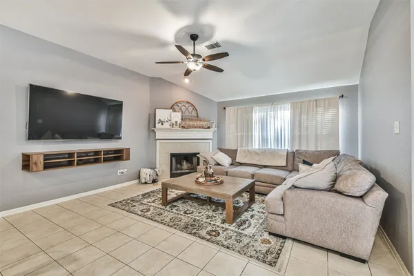 $2,300 | 4214 Maidenhead Drive, Pasadena, TX 77504