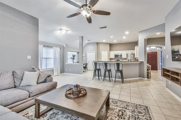 $2,300 | 4214 Maidenhead Drive, Pasadena, TX 77504