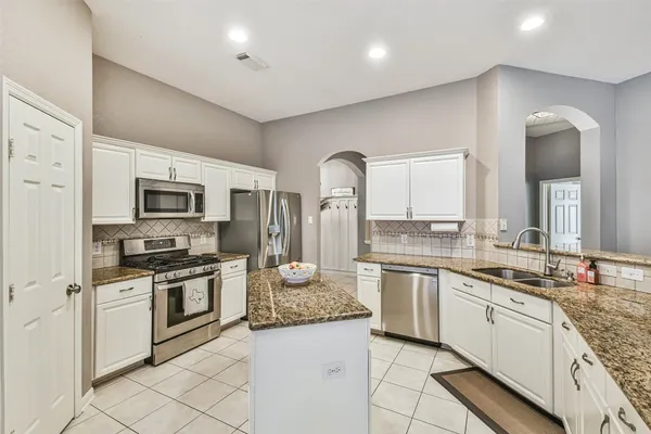 $2,300 | 4214 Maidenhead Drive, Pasadena, TX 77504
