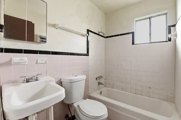 $750 | 3408 East Lockwood Drive, Unit 1, Houston, TX 77026