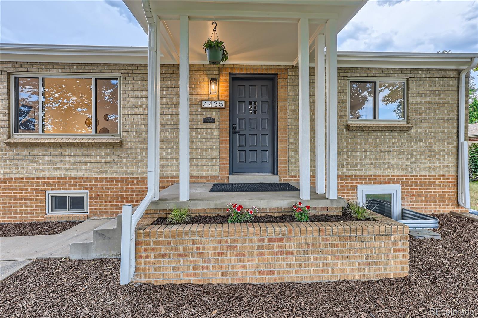 4435 Quay Street Wheat Ridge, CO 80033 - Photo 2 of 26