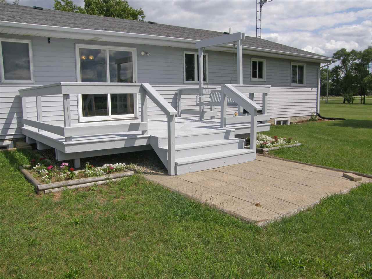 17214 E Road New Lothrop, MI 48460 - Photo 5 of 32