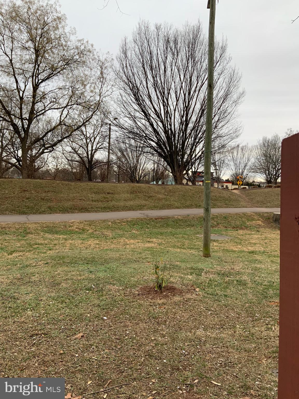9414 Taney Road Manassas, VA 20110 - Photo 41 of 46 REAR VIEW