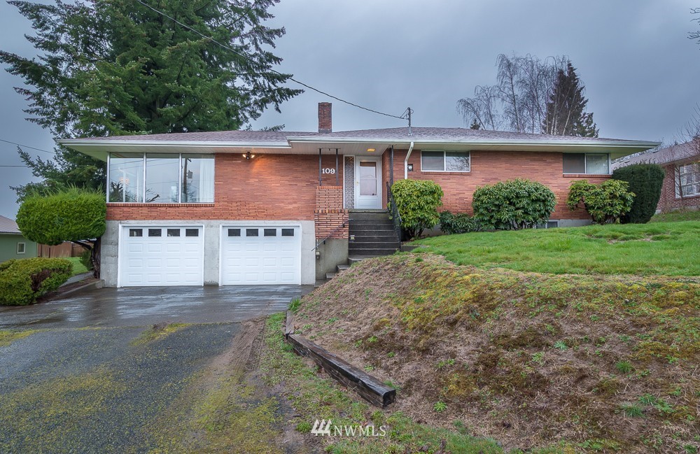 109 Kennicott Road Chehalis, WA 98532 - Photo 1 of 23 front view of a house with a yard