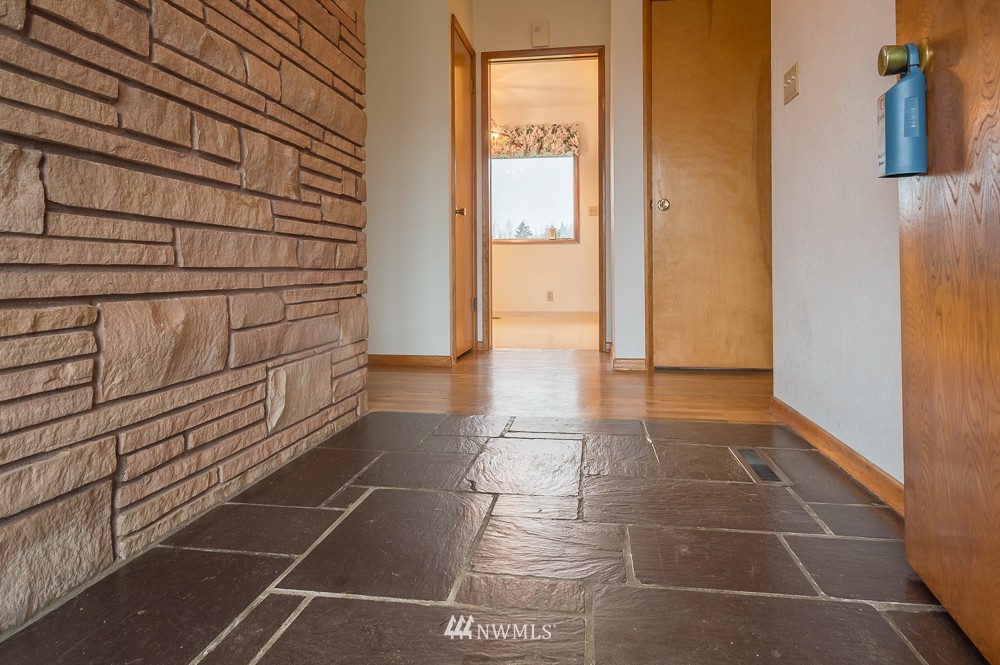 109 Kennicott Road Chehalis, WA 98532 - Photo 8 of 23 a view of a bathroom