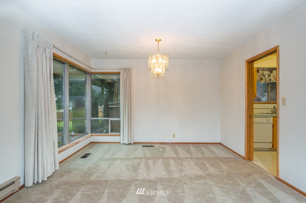 109 Kennicott Road Chehalis, WA 98532 - Photo 10 of 23 a view of an entryway