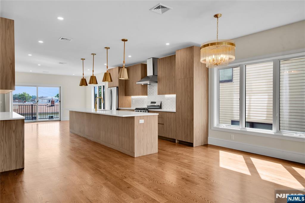 686 Probst Avenue, Unit B Fairview, NJ 07022 - Photo 7 of 28 Gallery Image 7