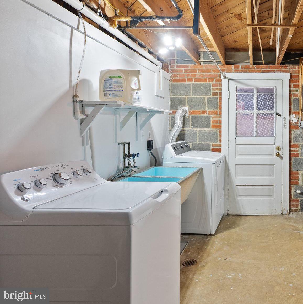 8108 Carrick Lane Springfield, VA 22151 - Photo 37 of 46