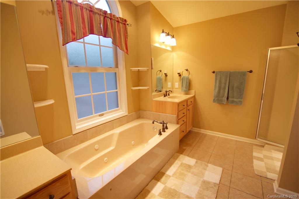 292 Cardinal Road Lake Lure, NC 28746 - Photo 14 of 36 Gallery Image 14