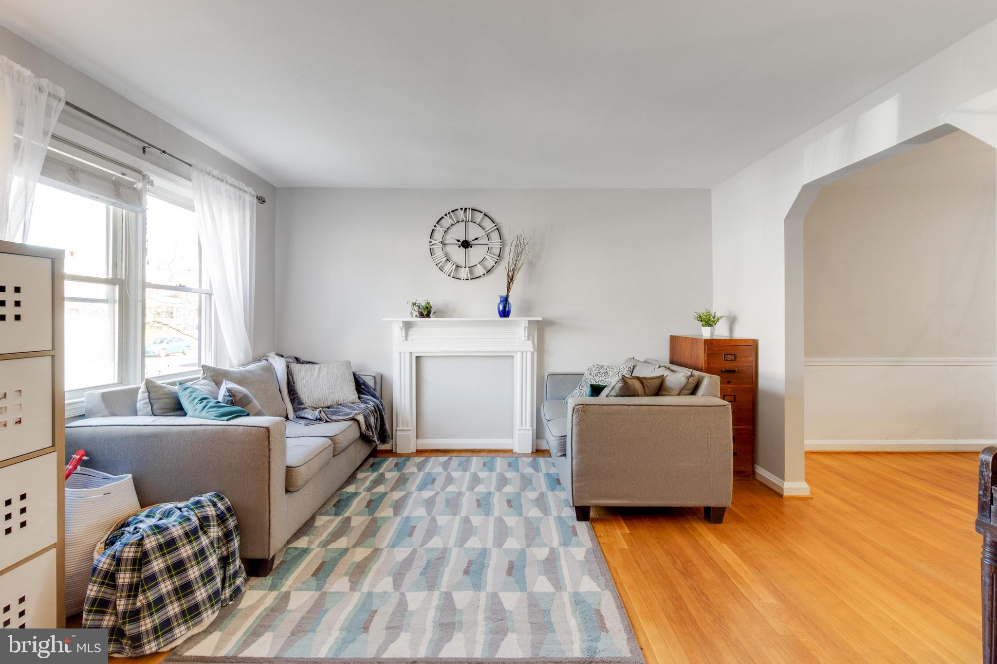 153 Garden Ridge Road Baltimore, MD 21228 - Photo 2 of 40 Living Room w/ Charming Architecture