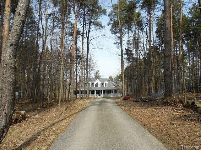 4240 Phillips Road Metamora, MI 48455 - Photo 2 of 25 Phillips Rd Driveway