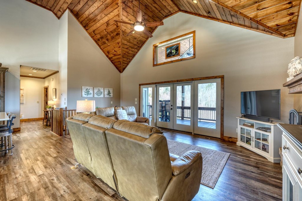 368 Ivy Log Heights Road Young Harris, GA 30582 - Photo 12 of 55