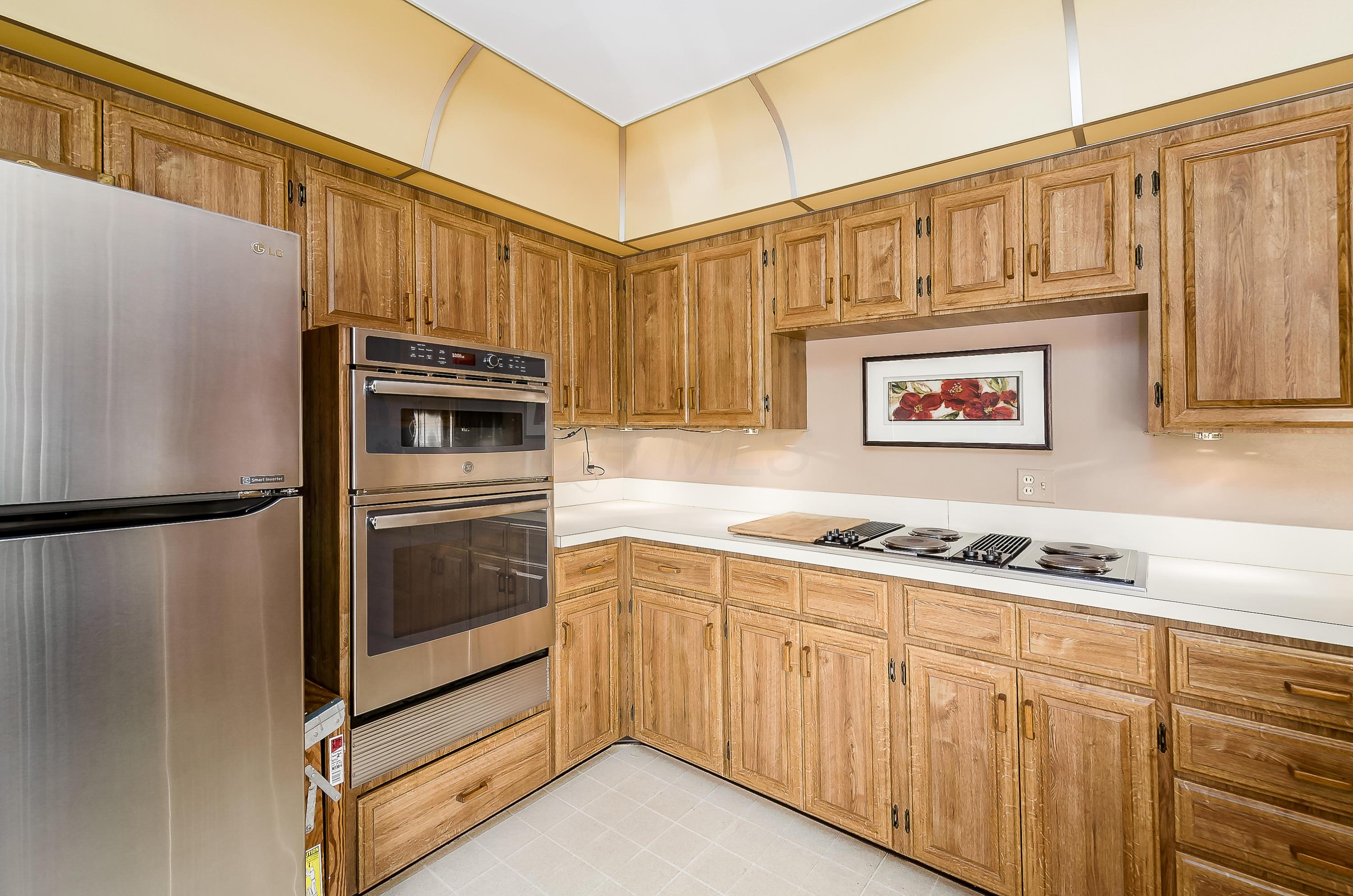 3965 Summit View Road Dublin, OH 43016 - Photo 16 of 76 Gallery Image 16