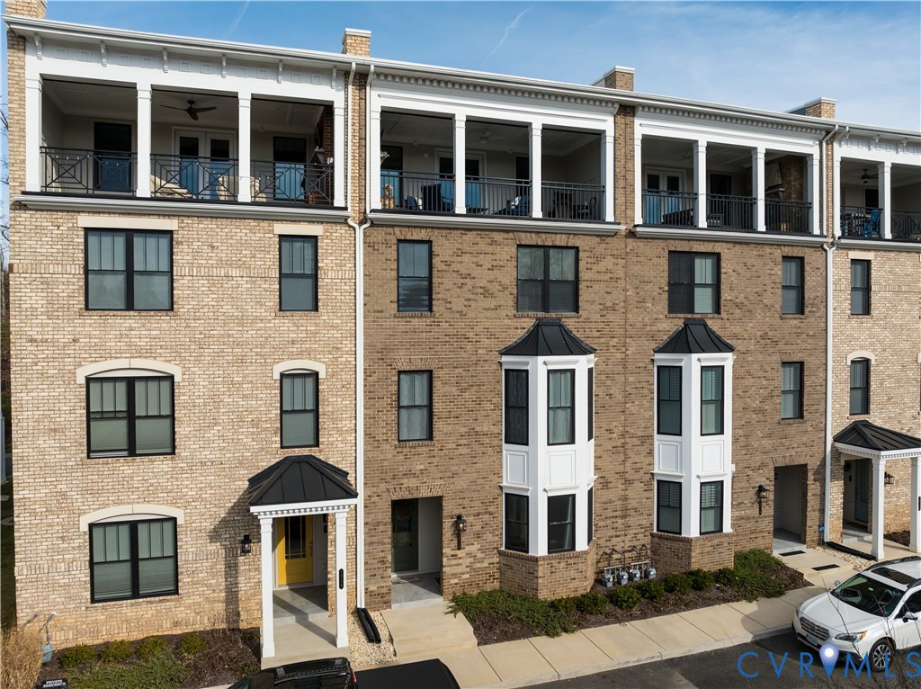 a large building with a lot of windows