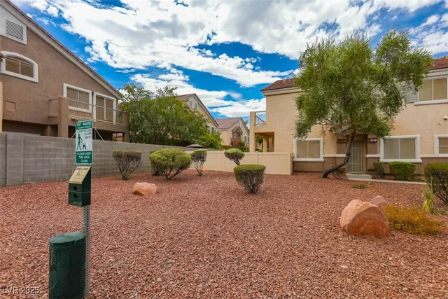 $325,000 | 6568 Strolling Plains Lane, Unit 102, Henderson, NV 89011